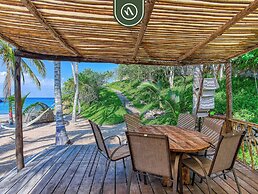 Luxury Oceanfront Villa - Private Beach - Pool