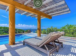 Luxury Oceanfront Villa - Private Beach - Pool