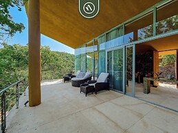 Luxury Oceanfront Villa - Private Beach - Pool