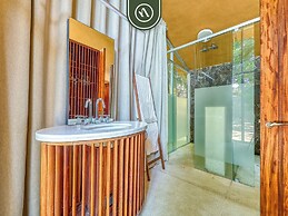 Luxury Oceanfront Villa - Private Beach - Pool