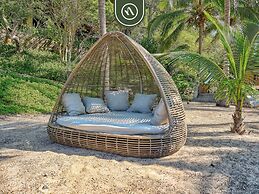 Luxury Oceanfront Villa - Private Beach - Pool