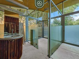 Luxury Oceanfront Villa - Private Beach - Pool