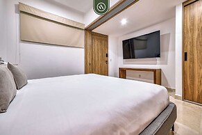 New Oceanfront 1 BR Condo - Gym - Beach - Pool