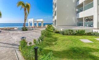 New Oceanfront 1 BR Condo - Gym - Beach - Pool