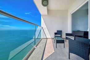 New Oceanfront 1 BR Condo - Gym - Beach - Pool