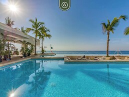 New Oceanfront 1 BR Condo - Gym - Beach - Pool