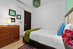 Elegant 2 BR Condo With Amazing Rooftop Pool