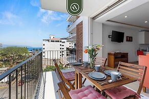 Elegant 2 BR Condo With Amazing Rooftop Pool