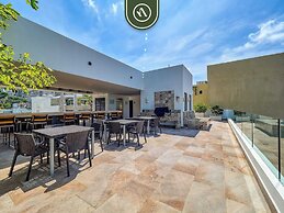 Luxury 2BR Condo in Romatic Zone - Rooftop Pool