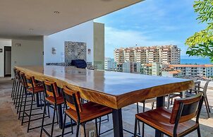 Luxury 2BR Condo in Romatic Zone - Rooftop Pool