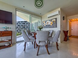 Oceanview 2 BR Condo - Beachclub - Pool - Ocean