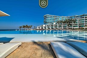 Oceanview 2 BR Condo - Beachclub - Pool - Ocean