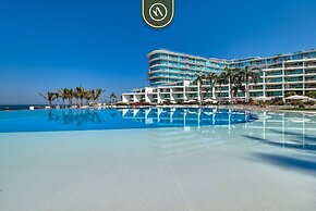 Oceanview 2 BR Condo - Beachclub - Pool - Ocean