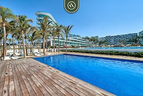 Oceanview 2 BR Condo - Beachclub - Pool - Ocean