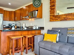 Oceanview 2 BR Condo - Beachclub - Pool - Ocean