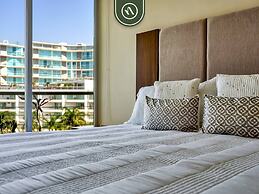 Oceanview 2 BR Condo - Beachclub - Pool - Ocean