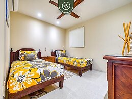 Oceanview 2 BR Condo - Beachclub - Pool - Ocean