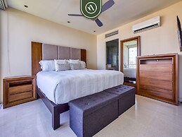 Oceanview 2 BR Condo - Beachclub - Pool - Ocean