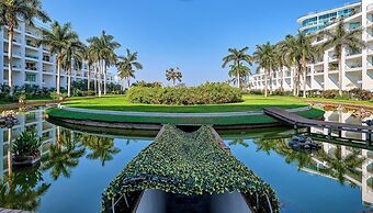 Oceanview 2 BR Condo - Beachclub - Pool - Ocean