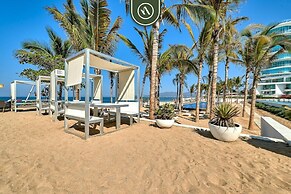 Oceanview 2 BR Condo - Beachclub - Pool - Ocean