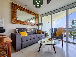 Oceanview 2 BR Condo - Beachclub - Pool - Ocean