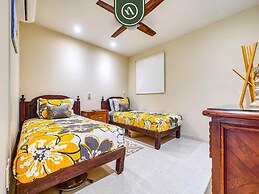Oceanview 2 BR Condo - Beachclub - Pool - Ocean