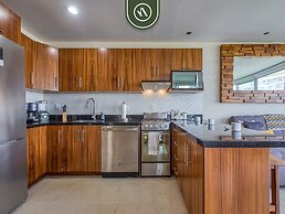Oceanview 2 BR Condo - Beachclub - Pool - Ocean