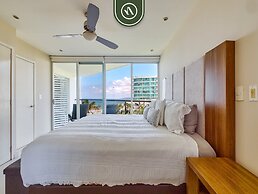 Oceanview 2 BR Condo - Beachclub - Pool - Ocean