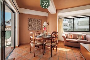 Amazing 2 BR Condo - Partial Oceanview - Pool