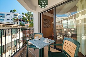 Amazing 2 BR Condo - Partial Oceanview - Pool