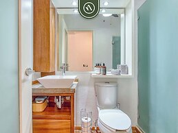 Ecofriendly 2BR Condo - Private Jacuzzi - Rooftop