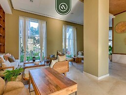 Oceanview 1 BR Condo With Pools and Beach Access