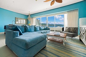 Oceanview 3BR Apt With Beach Access - Pool - Gym