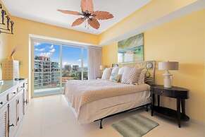 Oceanview 3BR Apt With Beach Access - Pool - Gym