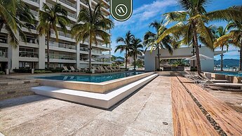 New Oceanview Condo With Beach - Pools - Gym