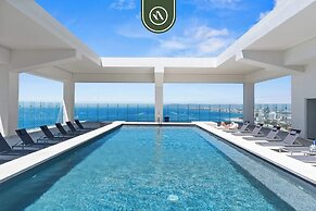 New Oceanview Condo With Beach - Pools - Gym