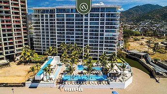 New Oceanview Condo With Beach - Pools - Gym