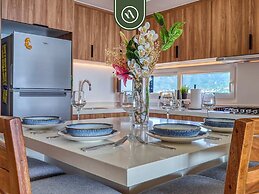 New Oceanview Condo With Beach - Pools - Gym