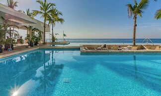 New Oceanview Condo With Beach - Pools - Gym