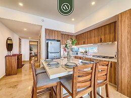 New Oceanview Condo With Beach - Pools - Gym