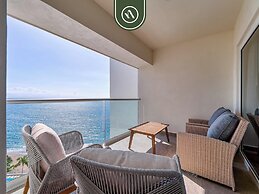 New Oceanview Condo With Beach - Pools - Gym