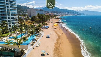 New Oceanview Condo With Beach - Pools - Gym