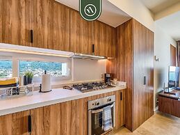 New Oceanview Condo With Beach - Pools - Gym