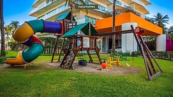 Oceanview 3BR Apt With Beach Access - Pools - Gym