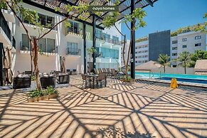 Cozy 1Br Apt - Pool - Gym - 2 Min to the Beach