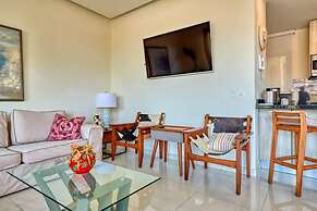 Great Apt With King Size bed - Rooftop Pool - Spa