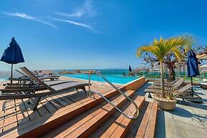 Great Apt With King Size bed - Rooftop Pool - Spa