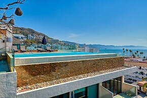 Great Apt With King Size bed - Rooftop Pool - Spa