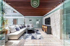 Amazing Condo With Rooftop Pool - Private Balcony