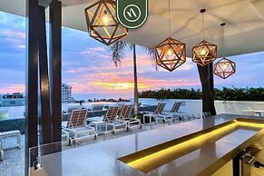 Amazing Condo With Rooftop Pool - Private Balcony